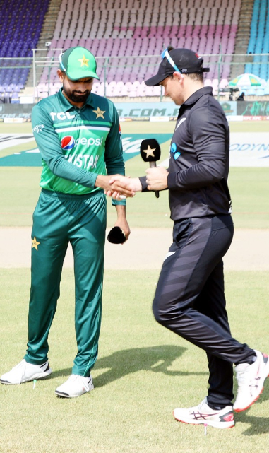 Both the captains at the toss